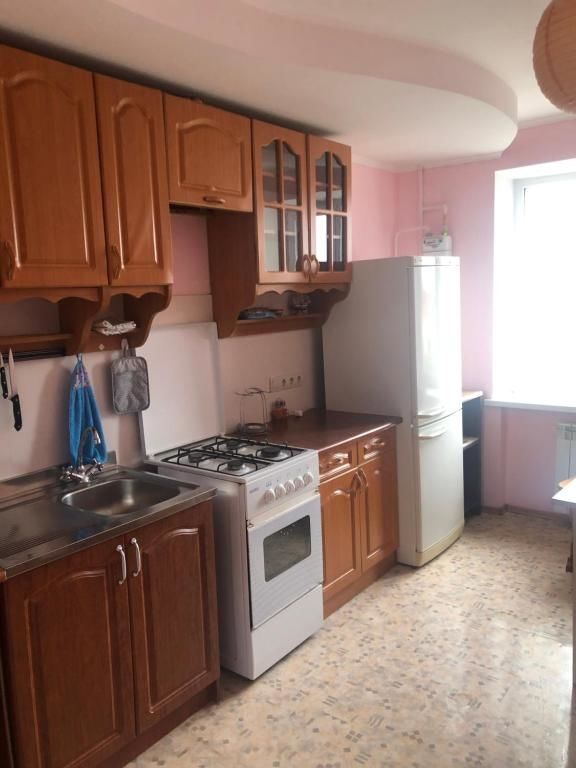 Апартаменты Квартира в новостройке с двумя спальнями , залом и кухней , для путешествующей семьи с детьми Ровно