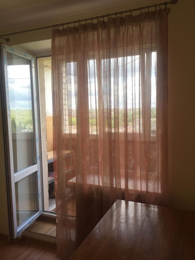 Апартаменты Квартира в новостройке с двумя спальнями , залом и кухней , для путешествующей семьи с детьми Ровно